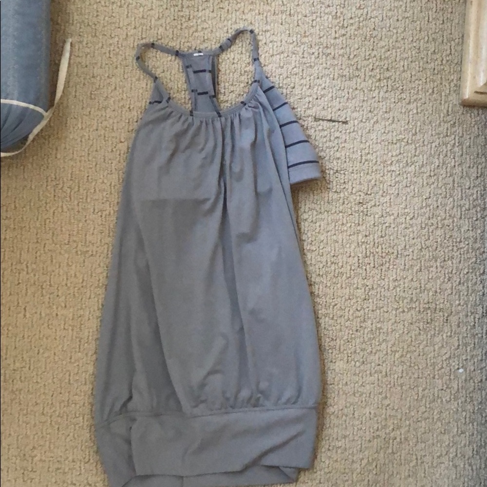 EUC LuluLemon tank top with built in bra